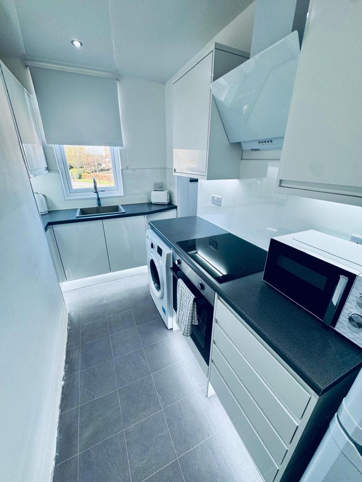 Apartment Modern 1 Bed House With Loft Conversion *